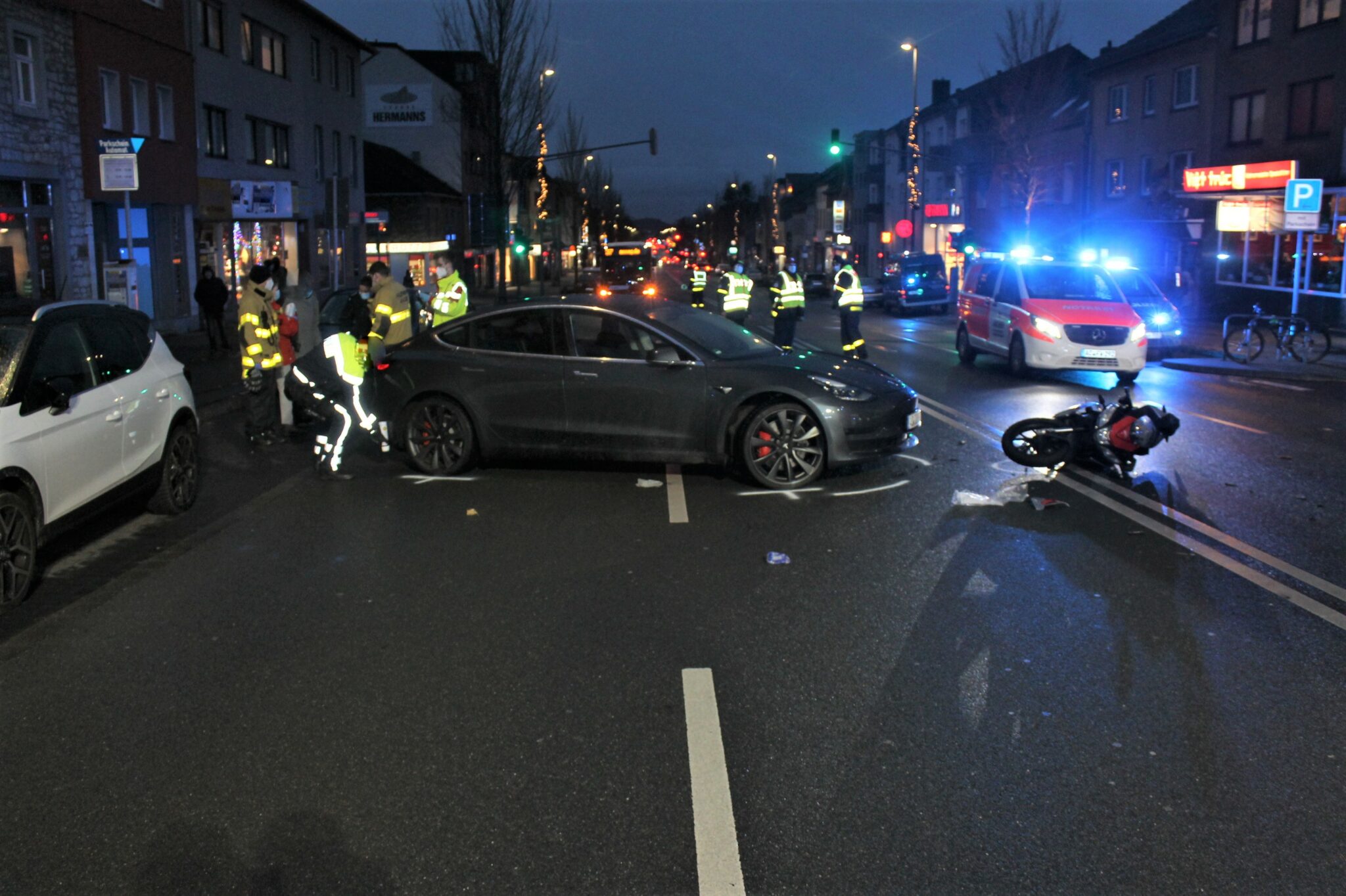 AACHEN-08.01.2022/16:45: Schwerer Verkehrsunfall Auf Der Trierer Straße ...