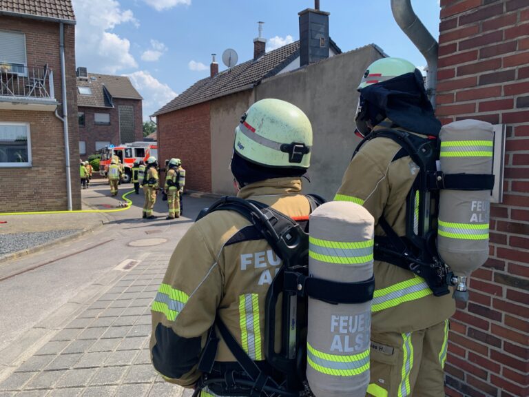 ALSDORF-15.05.2023/14:56: Kellerbrand Auf Der Aldenhovener Straße ...